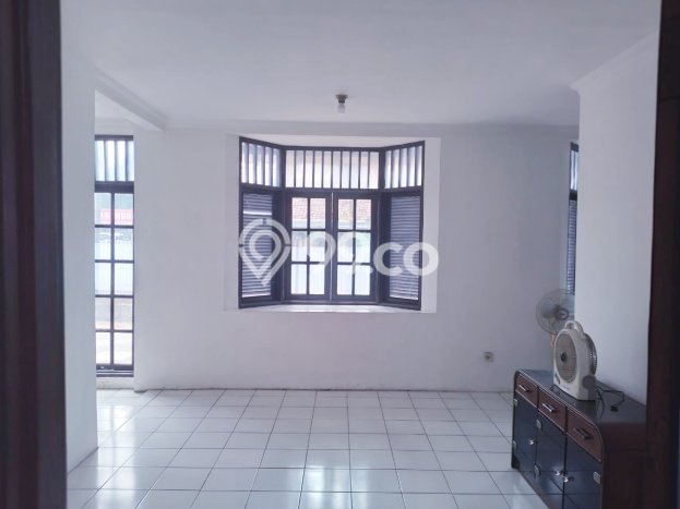 Disewakan! Rumah 3 Kamar Tidur &
3 Kamar Mandi di Bintaro, Jakarta Selatan Disewakan! Rumah 3 Kamar Tidur &
3 Kamar Mandi di Bintaro, Jakarta Selatan