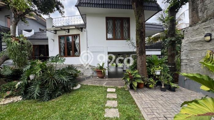 Siap Huni Rumah Mewah 7 Kamar di Pesanggrahan Dekat ke Mana Pun Siap Huni Rumah Mewah 7 Kamar di Pesanggrahan Dekat ke Mana Pun