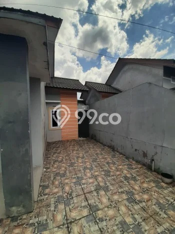 Jual Rumah Harga Miring Pontianak Timur Punya 2 KT & LT 170m2 Jual Rumah Harga Miring Pontianak Timur Punya 2 KT & LT 170m2