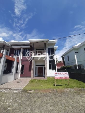 Hunian Cantik Modern Lb 160m2 di Pontianak Tenggara, Pontianak Hunian Cantik Modern Lb 160m2 di Pontianak Tenggara, Pontianak
