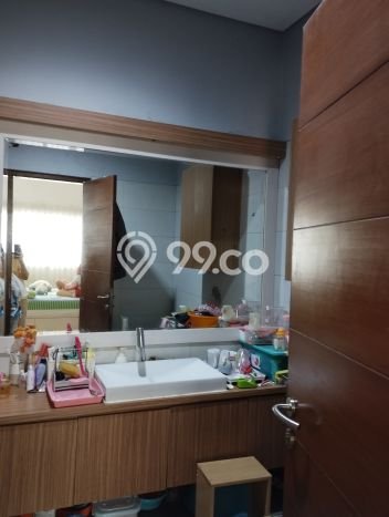 Rumah Mewah LB 150m2 Siap Huni Desain Elegan di Semanan, Jakarta Barat Rumah Mewah LB 150m2 Siap Huni Desain Elegan di Semanan, Jakarta Barat