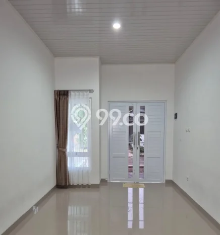 Lokasi strategis! Rumah siap pakai disewakan di Tangerang LB 72m2 Lokasi strategis! Rumah siap pakai disewakan di Tangerang LB 72m2