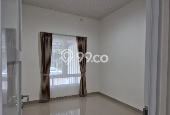 Lokasi strategis! Rumah siap pakai disewakan di Tangerang LB 72m2 Lokasi strategis! Rumah siap pakai disewakan di Tangerang LB 72m2