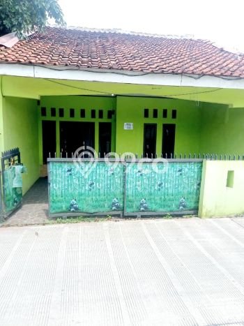 Rumah Hadap Jalan Kabupaten Rumah Hadap Jalan Kabupaten
