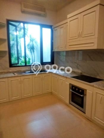 Hunian Modern Untuk Disewakan di Kemang Jakarta Selatan 5 KT & 5 KM Hunian Modern Untuk Disewakan di Kemang Jakarta Selatan 5 KT & 5 KM