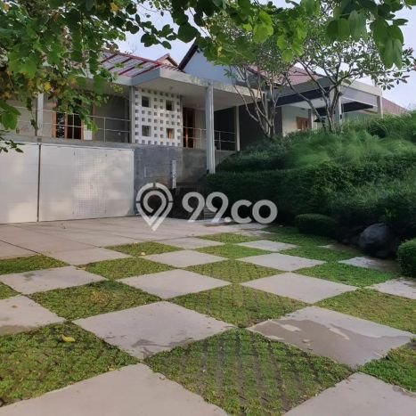 Sewa Rumah Strategis di Kemang LT 1800m2 / LB 650m2 Kondisi Bagus Sewa Rumah Strategis di Kemang LT 1800m2 / LB 650m2 Kondisi Bagus