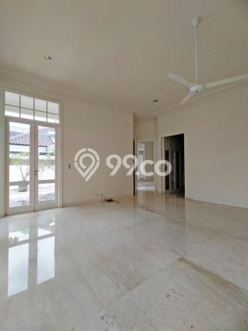 Rumah Kondisi Baik Disewakan di Kemang, Jakarta Selatan LT 600m2, LB 800m2 Rumah Kondisi Baik Disewakan di Kemang, Jakarta Selatan LT 600m2, LB 800m2