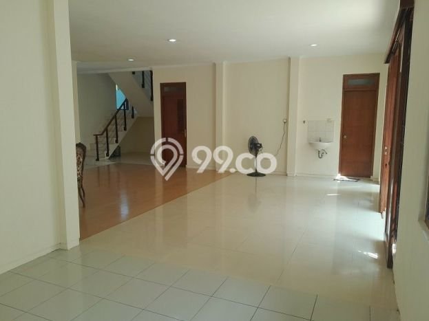 SPECIAL PRICE! Rumah Asri lokasi Duren Tiga, Luas 240m² LB 350m² SPECIAL PRICE! Rumah Asri lokasi Duren Tiga, Luas 240m² LB 350m²