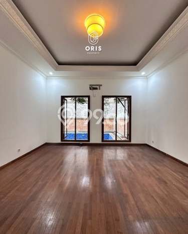 Hunian Mewah LB 850m2 Siap Pakai Desain Elegan di Veteran, Jakarta Selatan Hunian Mewah LB 850m2 Siap Pakai Desain Elegan di Veteran, Jakarta Selatan