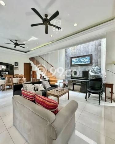 Rumah Elit LB 291m2 Siap Huni Desain Elegan di Tanah Kusir, Jakarta Selatan Rumah Elit LB 291m2 Siap Huni Desain Elegan di Tanah Kusir, Jakarta Selatan