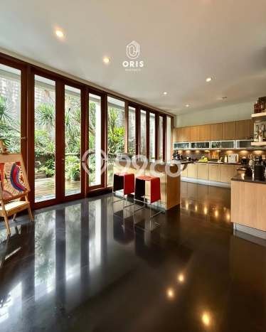 Rumah Elit Modern Tanpa Renovasi di Pondok Indah Jakarta Selatan Rumah Elit Modern Tanpa Renovasi di Pondok Indah Jakarta Selatan