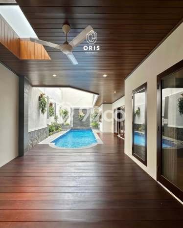 Jual Rumah Luas Megah Dengan View Eksklusif di Pejaten, Jakarta Selatan Jual Rumah Luas Megah Dengan View Eksklusif di Pejaten, Jakarta Selatan