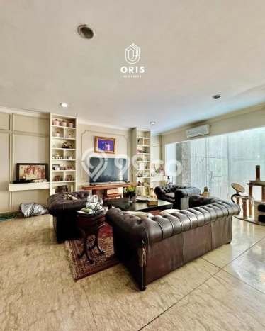 Ready to Use! Premium House LT 251m2 Desain Elegan di Pondok Indah Ready to Use! Premium House LT 251m2 Desain Elegan di Pondok Indah