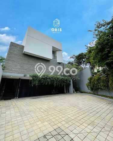 Rumah Elit Modern Tanpa Renovasi di BSD Tangerang Rumah Elit Modern Tanpa Renovasi di BSD Tangerang