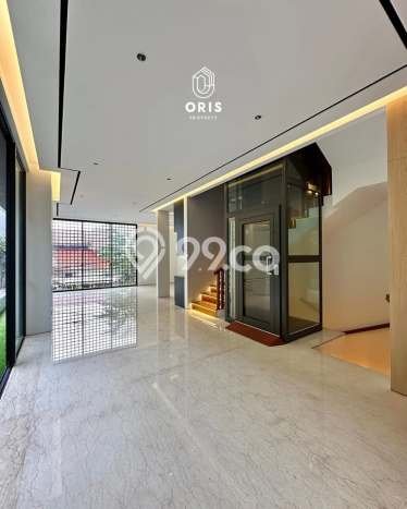 Rumah Mewah LB 500m2 Siap Huni Desain Elegan di Pondok Indah, Jakarta Selatan Rumah Mewah LB 500m2 Siap Huni Desain Elegan di Pondok Indah, Jakarta Selatan