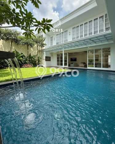 Rumah Mewah LB 760m2 Siap Pakai Desain Elegan di Kemang, Jakarta Selatan Rumah Mewah LB 760m2 Siap Pakai Desain Elegan di Kemang, Jakarta Selatan