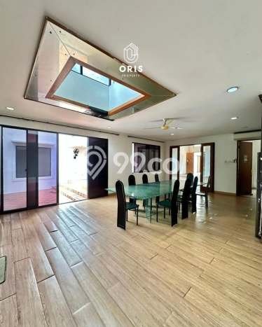 Dijual Rumah Mewah Megah Dengan View Eksklusif di Kemang, Jakarta Selatan Dijual Rumah Mewah Megah Dengan View Eksklusif di Kemang, Jakarta Selatan