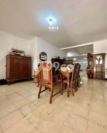 Siap Huni Rumah Mewah 3 Kamar di Kebayoran Baru Dekat ke Mana Saja Siap Huni Rumah Mewah 3 Kamar di Kebayoran Baru Dekat ke Mana Saja