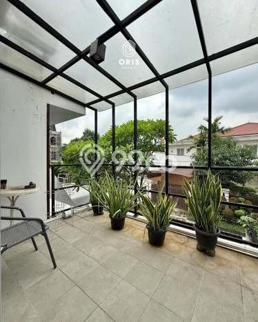 Ready to Use! Premium House LT 215m2 Desain Elegan di Cipete Ready to Use! Premium House LT 215m2 Desain Elegan di Cipete