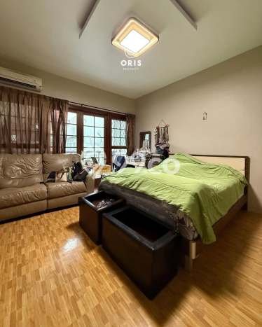 Ready to Use! Premium House LT 215m2 Desain Elegan di Cipete Ready to Use! Premium House LT 215m2 Desain Elegan di Cipete