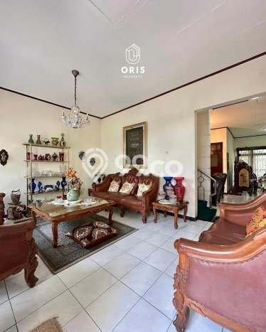 Siap Huni Rumah Mewah 6 Kamar di Kebayoran Baru Dekat ke Mana Pun Siap Huni Rumah Mewah 6 Kamar di Kebayoran Baru Dekat ke Mana Pun