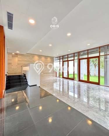 Dijual Rumah Luas Elegan Dengan View Eksklusif di Pondok Indah, Jakarta Selatan Dijual Rumah Luas Elegan Dengan View Eksklusif di Pondok Indah, Jakarta Selatan