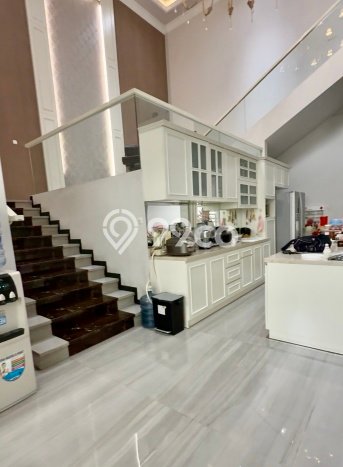 Hot Offer Hunian Mewah Ideal dan Luas di Wiyung, Surabaya Hot Offer Hunian Mewah Ideal dan Luas di Wiyung, Surabaya