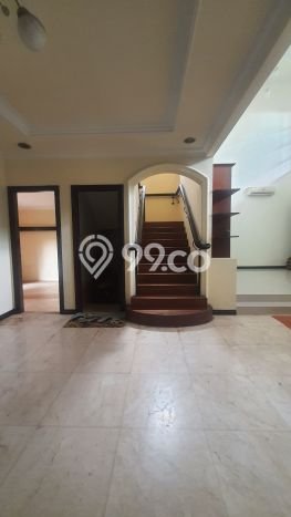 Hunian Elit LB 550m2 Siap Huni Desain Elegan di Sukomanunggal, Surabaya Hunian Elit LB 550m2 Siap Huni Desain Elegan di Sukomanunggal, Surabaya