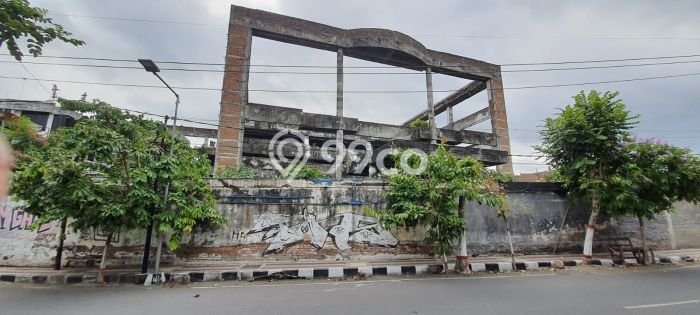 LOKASI STRATEGIS! Kantor di Doko, Luas 6000m2m², Area Bisnis, Jalan Utama LOKASI STRATEGIS! Kantor di Doko, Luas 6000m2m², Area Bisnis, Jalan Utama