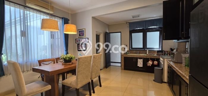 Rumah 4 Kamar Dekat dengan Fasilitas Umum, Surabaya - Lokasi Premium Rumah 4 Kamar Dekat dengan Fasilitas Umum, Surabaya - Lokasi Premium