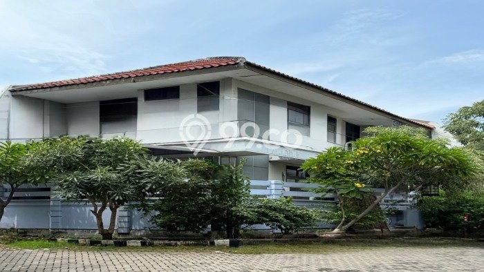 Rumah Modern 4 KT di Dukuh Kupang Surabaya Semi Furnished Rumah Modern 4 KT di Dukuh Kupang Surabaya Semi Furnished