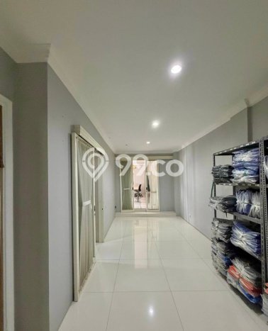 Ruko Dijual di Surabaya LT 216m2 & LB 496m2 Lokasi Terbaik! Ruko Dijual di Surabaya LT 216m2 & LB 496m2 Lokasi Terbaik!