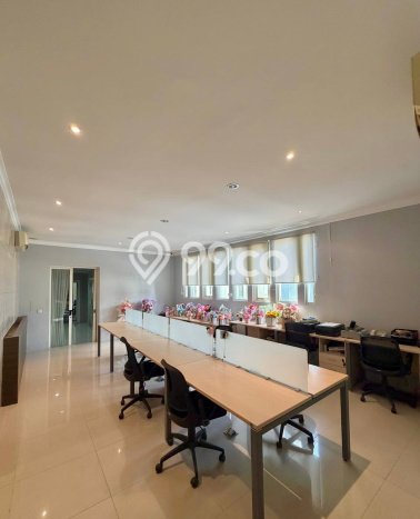 Ruko Dijual di Surabaya LT 216m2 & LB 496m2 Lokasi Terbaik! Ruko Dijual di Surabaya LT 216m2 & LB 496m2 Lokasi Terbaik!