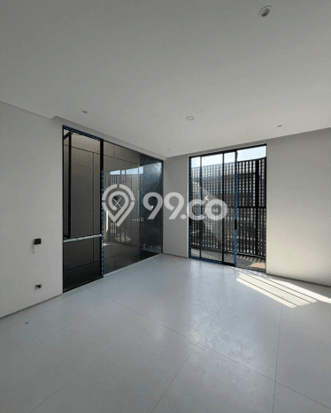 For Sale! Luxury House LT 200m2 Desain Modern di Pakuwon City For Sale! Luxury House LT 200m2 Desain Modern di Pakuwon City