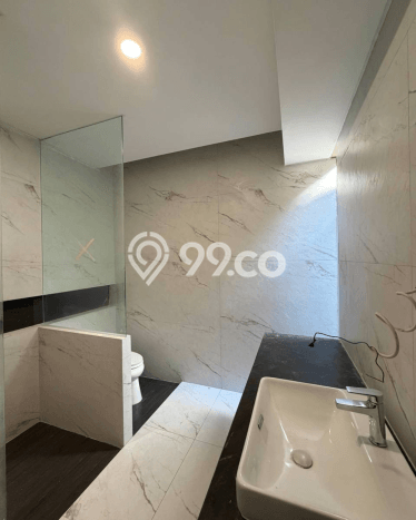 For Sale! Luxury House LT 200m2 Desain Modern di Pakuwon City For Sale! Luxury House LT 200m2 Desain Modern di Pakuwon City