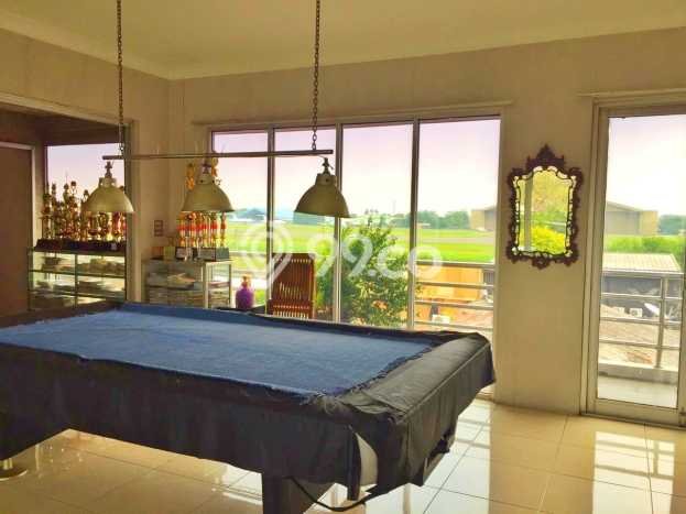 Rumah Elit Modern Tanpa Renovasi di Pondok Cabe Tangerang Rumah Elit Modern Tanpa Renovasi di Pondok Cabe Tangerang