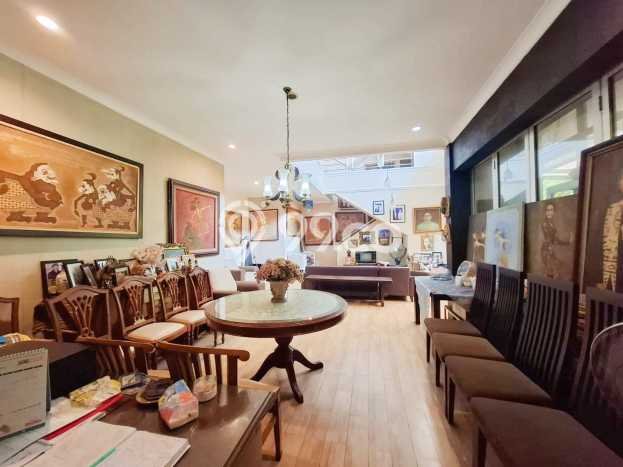 Rumah Elit Modern Tanpa Renovasi di Pondok Cabe Tangerang Rumah Elit Modern Tanpa Renovasi di Pondok Cabe Tangerang