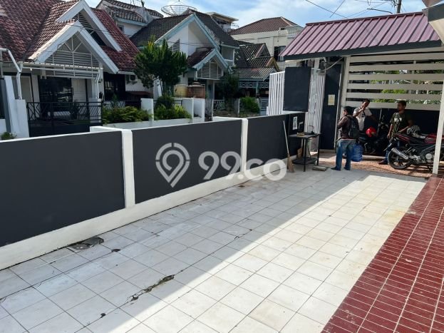 Rumah Strategis di Balikpapan Tengah, 3 KM, Area Tenang, LT 280m² Bangunan 250m² Rumah Strategis di Balikpapan Tengah, 3 KM, Area Tenang, LT 280m² Bangunan 250m²