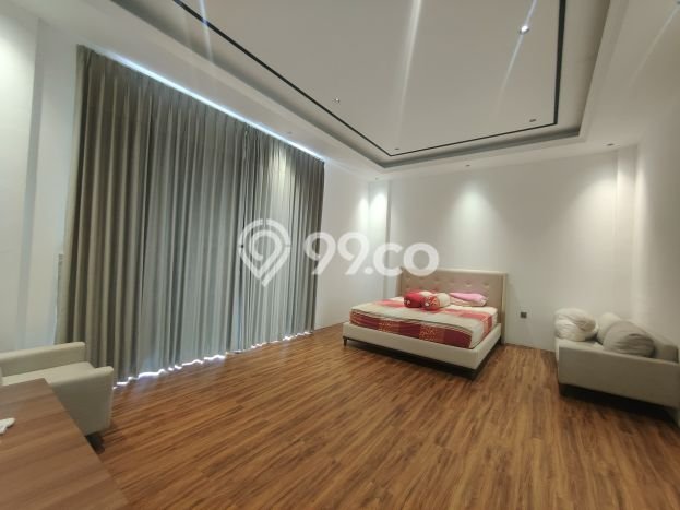 Rumah Strategis di Golf Island, Dekat Kawasan Komersial, Jakarta Utara - 5 Kamar Tidur Rumah Strategis di Golf Island, Dekat Kawasan Komersial, Jakarta Utara - 5 Kamar Tidur