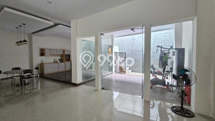 HOT LISTING! Rumah Nyaman di , Luas 250m2m² LB 500m2m² HOT LISTING! Rumah Nyaman di , Luas 250m2m² LB 500m2m²