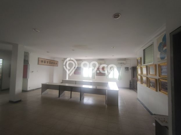 KAWASAN BISNIS! Ruko di Bandengan, Luas 420m², Jalan Utama KAWASAN BISNIS! Ruko di Bandengan, Luas 420m², Jalan Utama