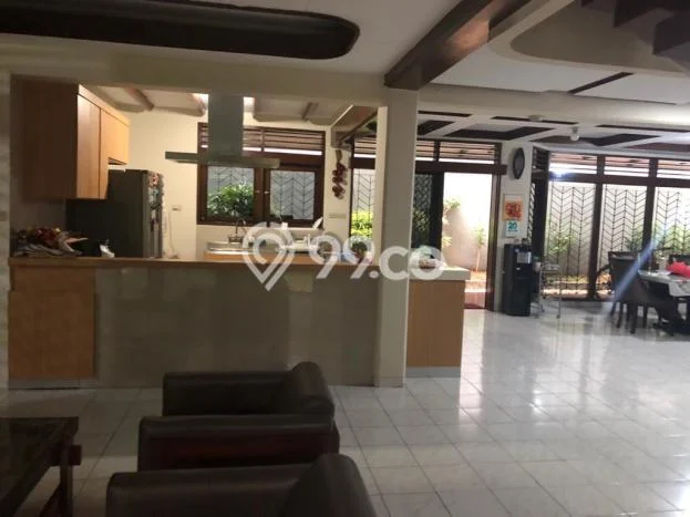 Ready to Use! Luxury House LT 324m2 Desain Elegan di Intercon Ready to Use! Luxury House LT 324m2 Desain Elegan di Intercon