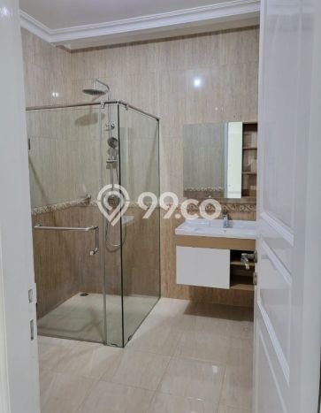 Hunian Mewah LB 400m2 Siap Pakai Desain Elegan di Intercon, Jakarta Barat Hunian Mewah LB 400m2 Siap Pakai Desain Elegan di Intercon, Jakarta Barat