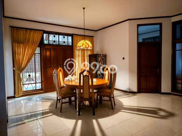 Jual Rumah Mewah Elegan Dengan View Eksklusif di Puri Indah, Jakarta Barat Jual Rumah Mewah Elegan Dengan View Eksklusif di Puri Indah, Jakarta Barat
