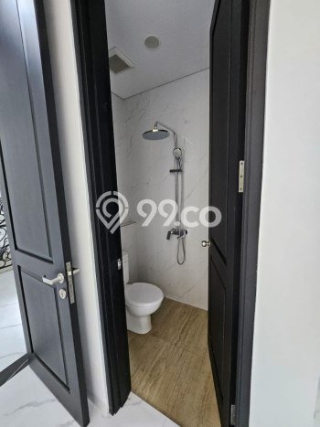 Rumah Luxury Modern Tanpa Renovasi di Pejaten Jakarta Selatan Rumah Luxury Modern Tanpa Renovasi di Pejaten Jakarta Selatan