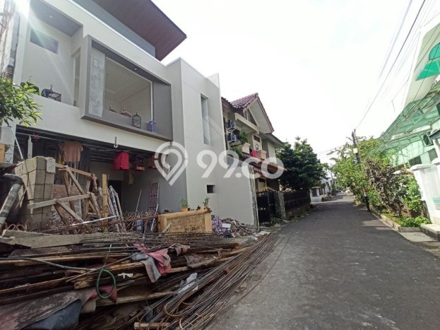 Jual Rumah Luas Elegan Dengan View Cantik di Rawamangun, Jakarta Timur Jual Rumah Luas Elegan Dengan View Cantik di Rawamangun, Jakarta Timur