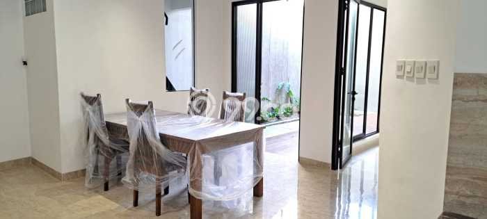For Sale! Luxury House LT 240m2 Desain Modern di BSD Puspita Loka For Sale! Luxury House LT 240m2 Desain Modern di BSD Puspita Loka
