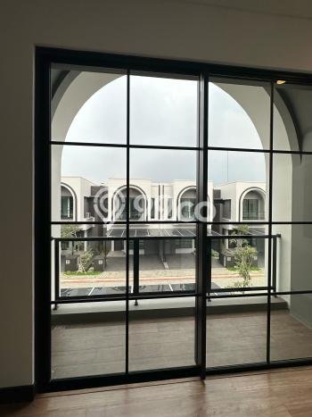 Rumah Luxury Modern Tanpa Renovasi di BSD Tangerang Rumah Luxury Modern Tanpa Renovasi di BSD Tangerang