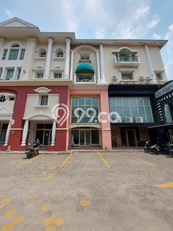 LOKASI PREMIUM! Ruko di Kebayoran Baru, Luas 390m2m², Area Bisnis LOKASI PREMIUM! Ruko di Kebayoran Baru, Luas 390m2m², Area Bisnis