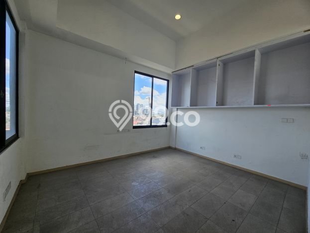 INVESTASI CERDAS! Ruko Kawasan Kebayoran Baru, Luas 300m2m², Pusat Komersial INVESTASI CERDAS! Ruko Kawasan Kebayoran Baru, Luas 300m2m², Pusat Komersial